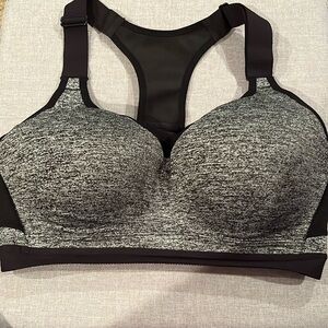VSX by Victoria’s Secret. Very supportive sports bra. Great condition.